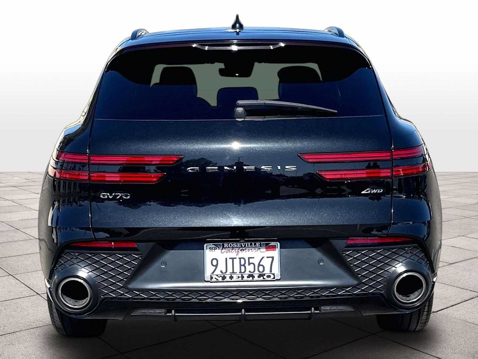Used 2023 Genesis GV70 2.5T w/ Sport Prestige Package AWD/4WD image 7