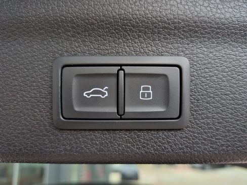 Used 2023 Audi Q3 2.0T Premium w/ Black Optic Sport Package image 36