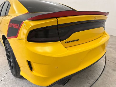 Used 2017 Dodge Charger R/T image 19