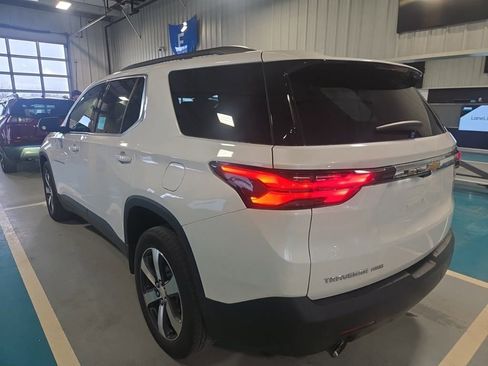 Used 2022 Chevrolet Traverse LT w/ LT Premium Package image 4