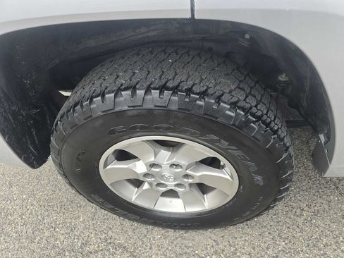 Used 2013 Toyota 4Runner SR5 image 34