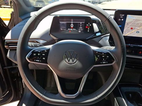 Certified 2024 Volkswagen ID.4 2WD image 18
