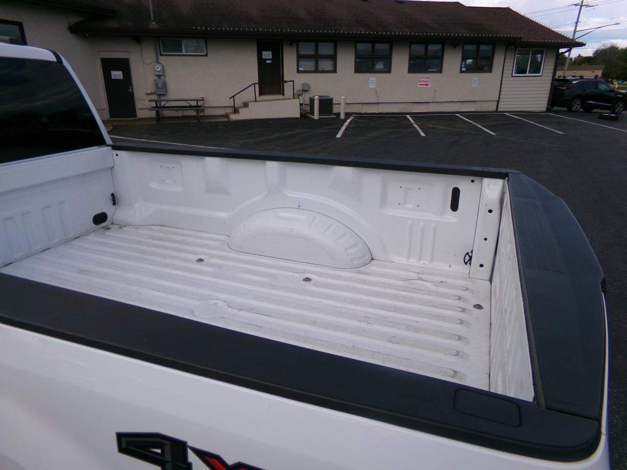 Used 2022 Ford F250 XL w/ Power Equipment Group AWD/4WD image 9