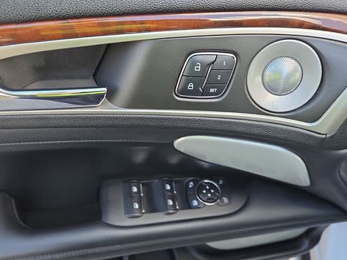Used 2017 Lincoln MKZ Reserve w/ Luxury Package AWD/4WD image 21