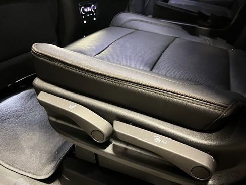 Used 2022 Chevrolet Tahoe High Country image 13