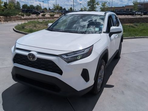 Used 2025 Toyota RAV4 XLE AWD/4WD image 3