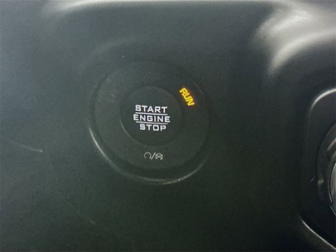 Used 2020 Jeep Gladiator Overland image 28