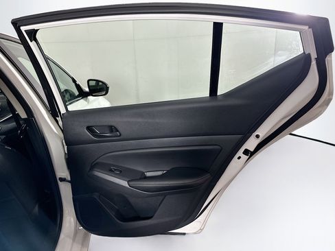 Used 2025 Nissan Altima 2.5 SV image 27