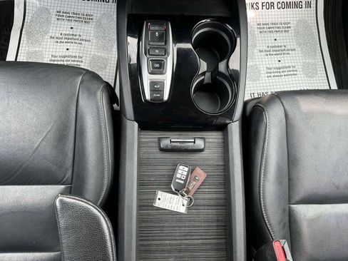 Used 2017 Honda Pilot Touring image 14
