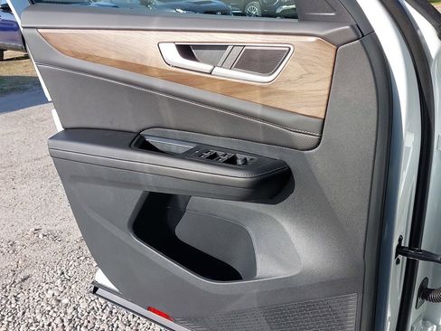 New 2026 Volkswagen Atlas SE image 22