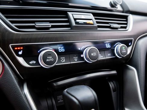 Certified 2018 Honda Accord EX-L image 25