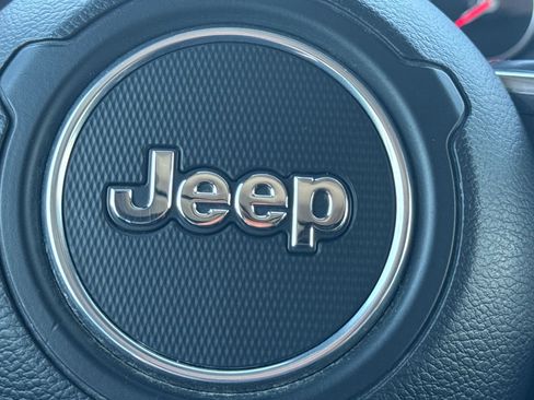 Used 2022 Jeep Gladiator Rubicon w/ LED Lighting Group AWD/4WD image 29