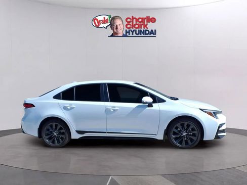 Used 2025 Toyota Corolla SE image 6