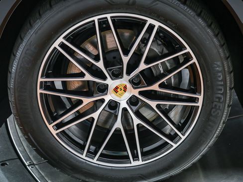 Certified 2024 Porsche Cayenne AWD/4WD image 13