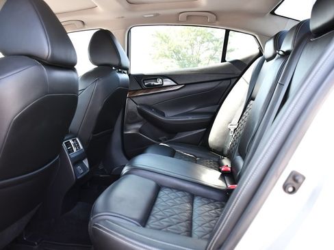 Used 2018 Nissan Maxima Platinum FWD image 22
