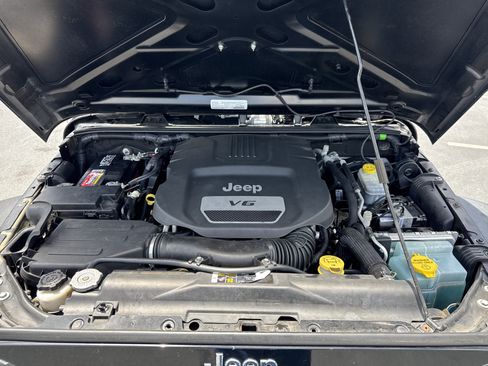 Used 2018 Jeep Wrangler Unlimited Sport S AWD/4WD image 34