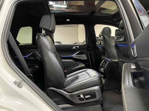 Used 2020 BMW X7 xDrive40i w/ M Sport Package image 19