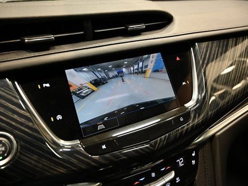 Used 2025 Cadillac XT6 Premium Luxury image 18