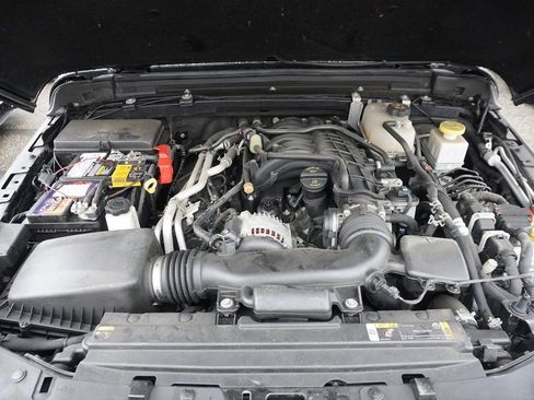 Used 2022 Jeep Gladiator Sport AWD/4WD image 16