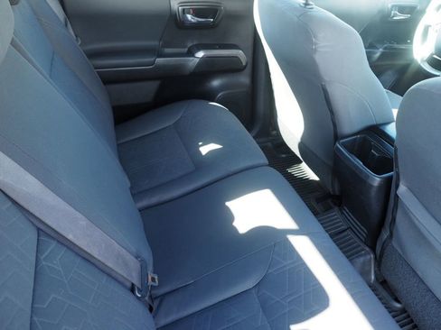 Used 2018 Toyota Tacoma TRD Off-Road w/ Technology Package image 21