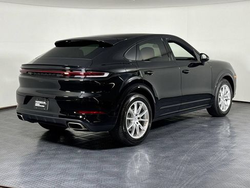 Certified 2024 Porsche Cayenne Coupe AWD/4WD image 7