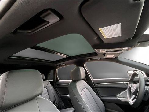 Used 2025 Audi Q3 2.0T Premium w/ Convenience Package image 17