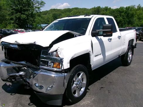 Used 2019 Chevrolet Silverado 2500 W/T AWD/4WD image 1