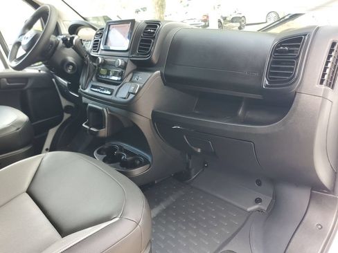 Used 2025 RAM ProMaster 2500 w/ Convenience Group FWD image 9