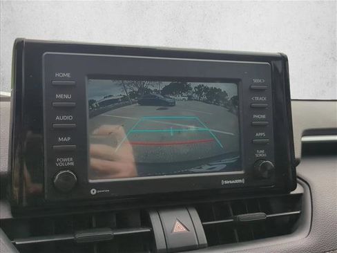 Used 2020 Toyota RAV4 LE image 19