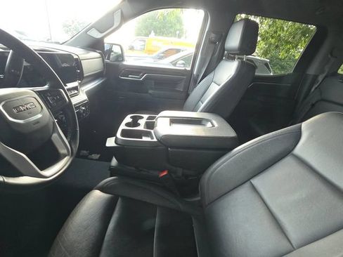 Used 2025 GMC Sierra 1500 SLT AWD/4WD image 4