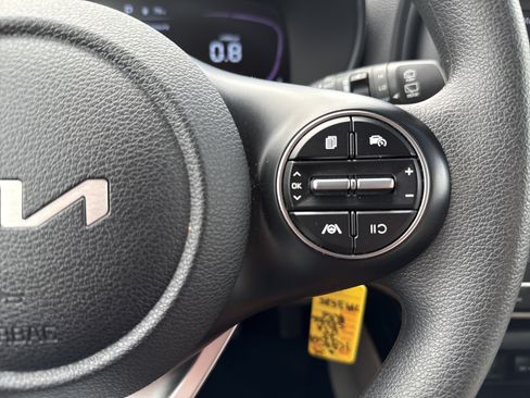 Used 2023 Kia Soul LX FWD image 19