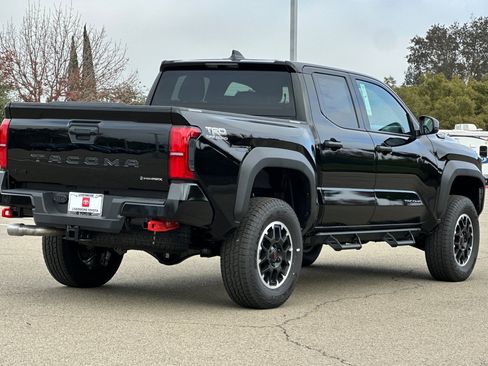 New 2025 Toyota Tacoma TRD Off-Road image 4