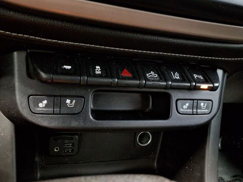 Used 2019 GMC Canyon Denali RWD image 31