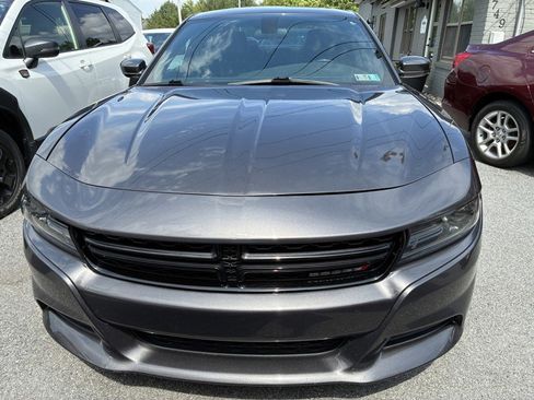Used 2020 Dodge Charger SXT w/ Leather Interior Group RWD image 2