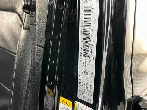 Used 2018 Jeep Wrangler Unlimited Sahara w/ LED Lighting Group image 30