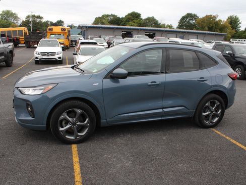 Used 2023 Ford Escape ST-Line Select w/ Tech Pack #1 AWD/4WD image 5
