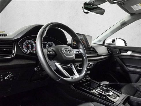 Used 2023 Audi Q5 2.0T Premium Plus w/ Premium Plus Package AWD/4WD image 10