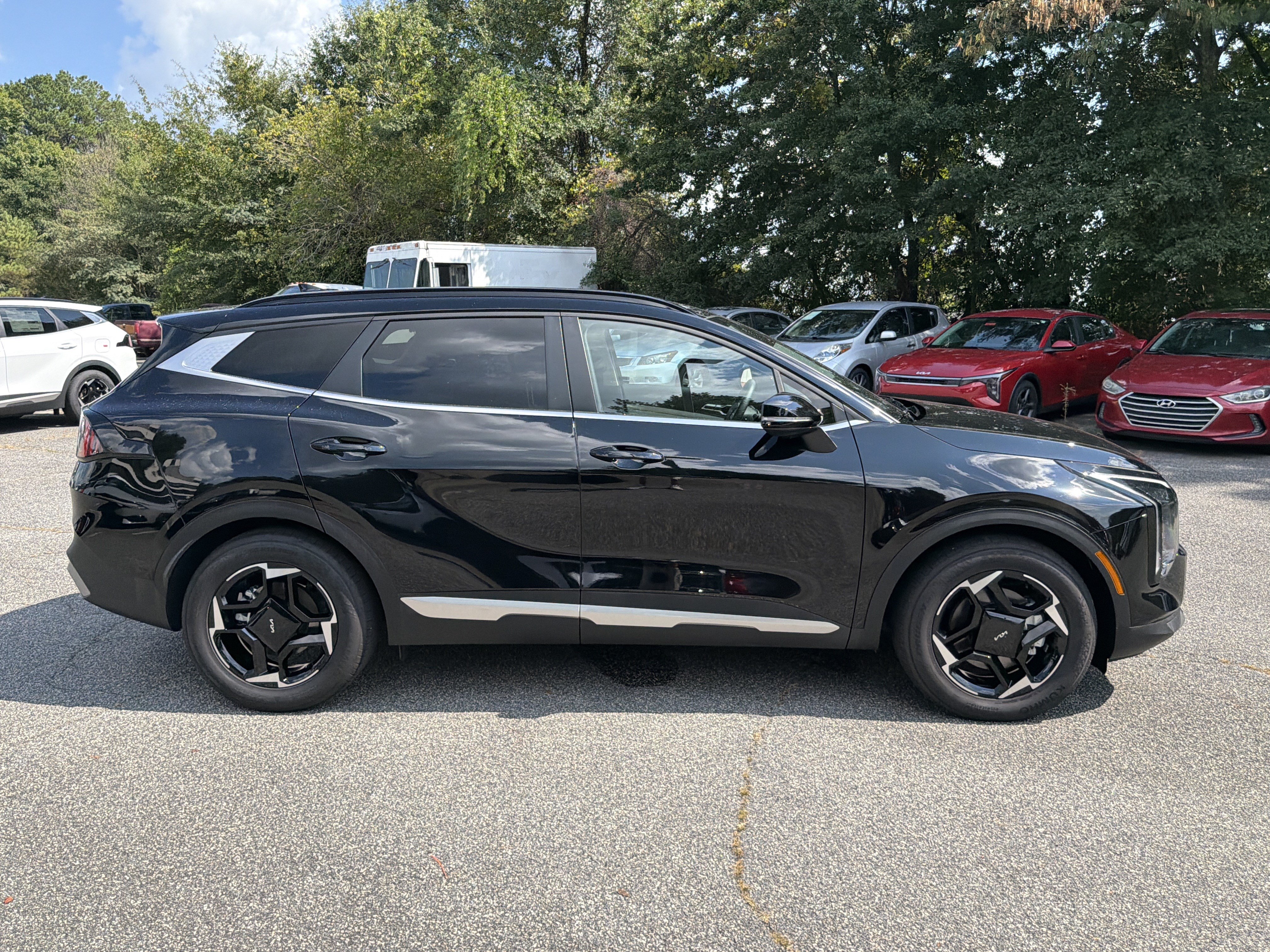 Certified 2026 Kia Sportage EX w/ EX Panorama Roof Package FWD image 8
