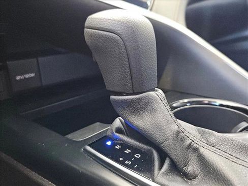 Used 2020 Toyota Camry LE image 10