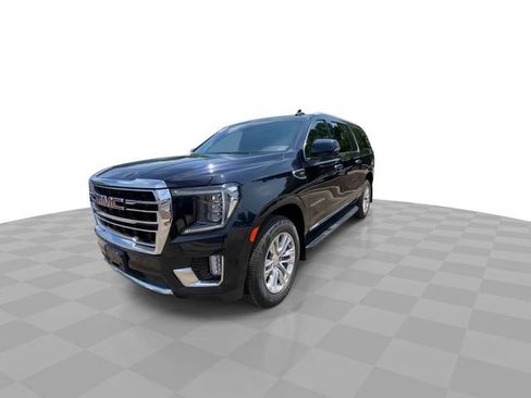 Used 2023 GMC Yukon XL SLT w/ SLT Premium Package AWD/4WD image 6