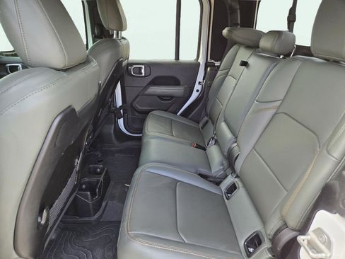 Used 2024 Jeep Gladiator Mojave image 21