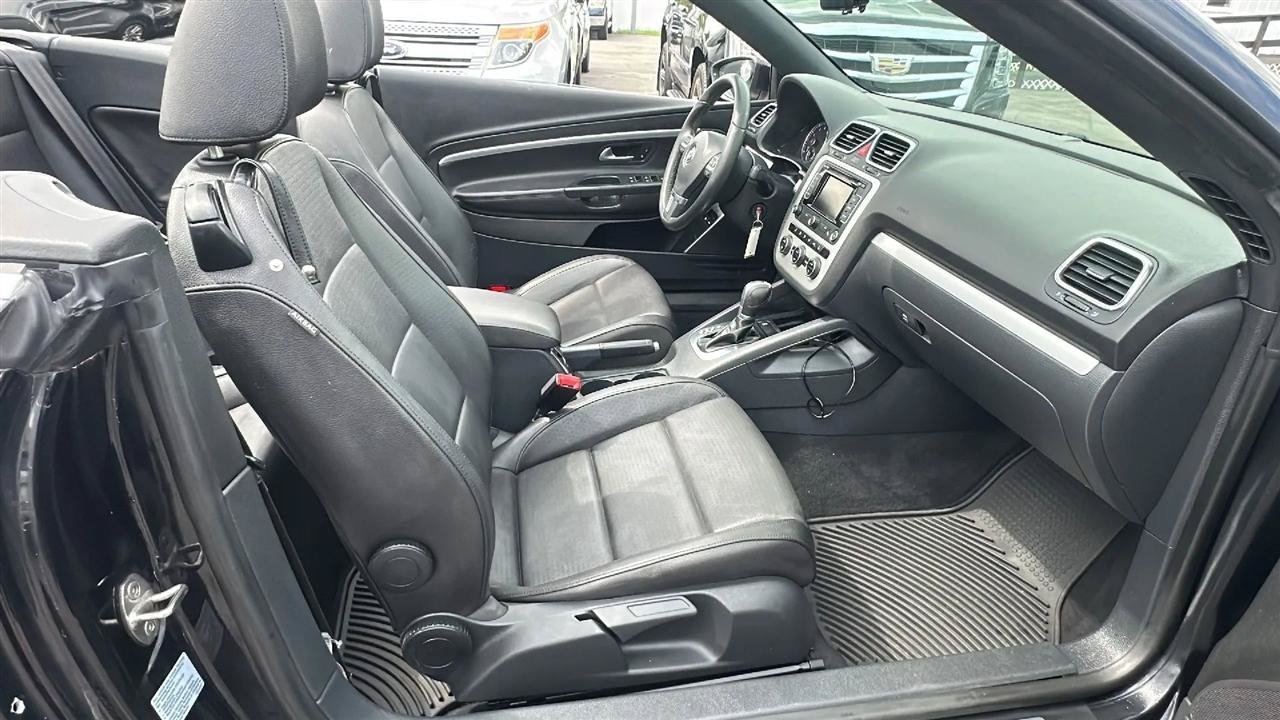 Used 2015 Volkswagen Eos Komfort FWD image 23
