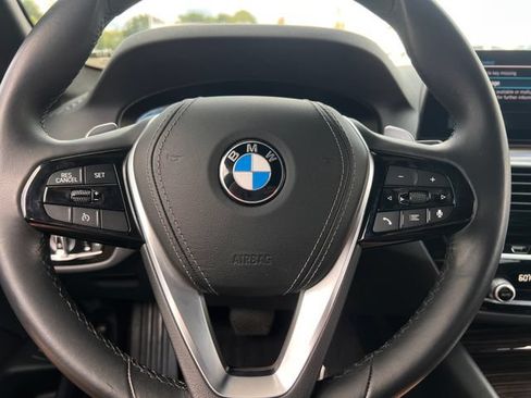 Used 2020 BMW 530e w/ Convenience Package RWD image 20