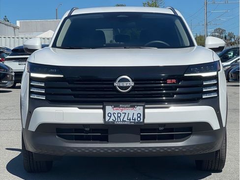Used 2025 Nissan Kicks SR FWD image 2