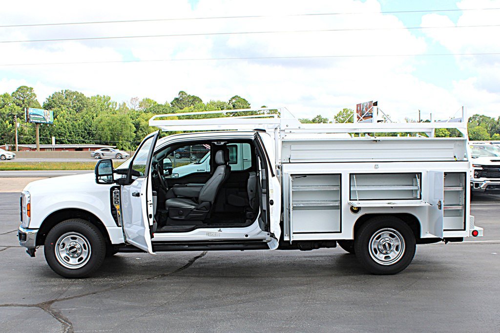 Used 2024 Ford F350 XL w/ XL Chrome Package RWD image 8