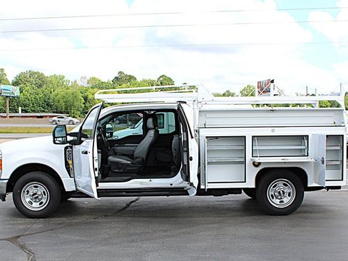 Used 2024 Ford F350 XL w/ XL Chrome Package RWD image 8