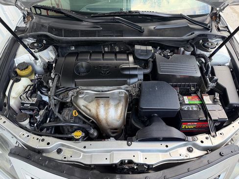 Used 2010 Toyota Camry SE FWD image 26