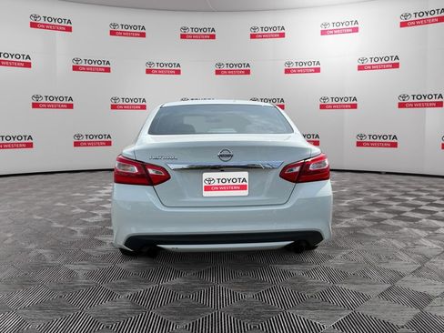 Used 2016 Nissan Altima 2.5 S w/ Power Driver Seat Package FWD image 4