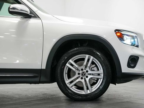 Used 2022 Mercedes-Benz GLB 250 4MATIC image 9