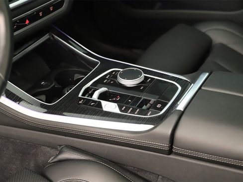 Used 2024 BMW X5 sDrive40i w/ M Sport Package image 17